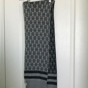 Michael Kors Grey/Black Logo Scarf